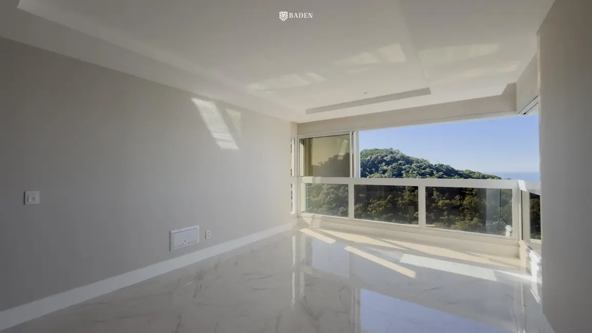 Foto 9 de Apartamento com 3 quartos à venda, 168m2 em Pioneiros, Balneario Camboriu - SC