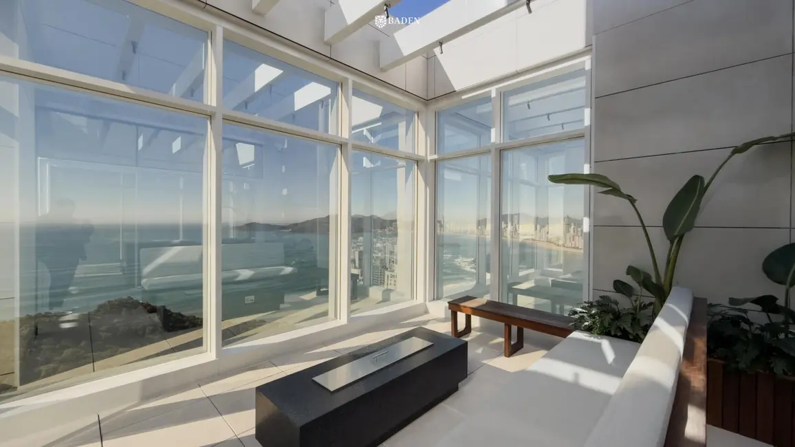 Foto 2 de Apartamento com 3 quartos à venda, 168m2 em Pioneiros, Balneario Camboriu - SC