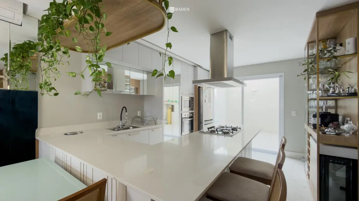 Foto 2 de Casa com 3 quartos à venda, 222m2 em Centro, Balneario Camboriu - SC
