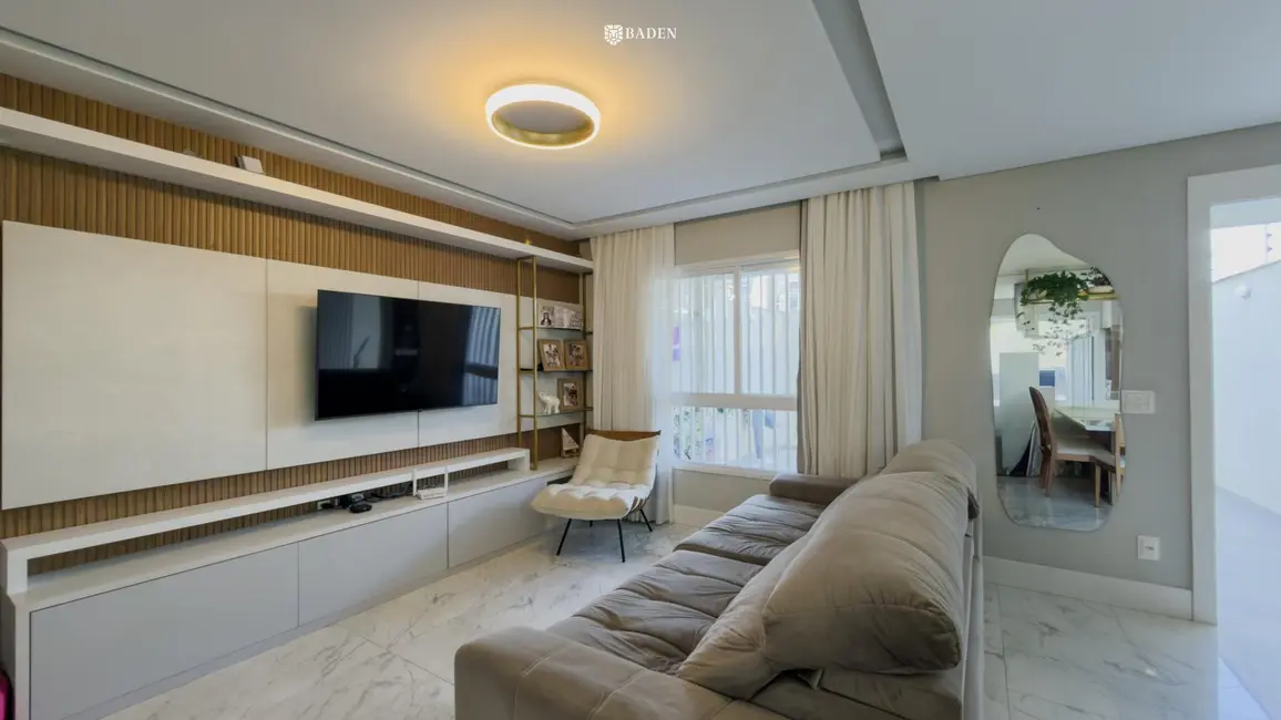 Foto 3 de Casa com 3 quartos à venda, 222m2 em Centro, Balneario Camboriu - SC