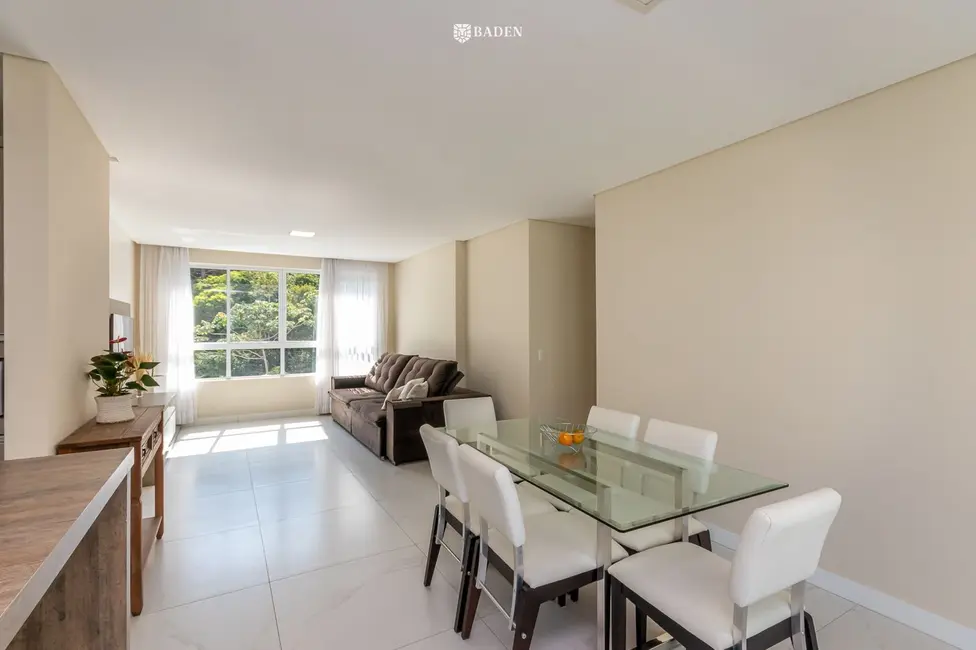 Apartamento com 4 quartos à venda, 132m2 em Pioneiros, Balneario Camboriu - SC - imagem 3 Foto 3 de Apartamento com 4 quartos à venda, 132m2 em Pioneiros, Balneario Camboriu - SC