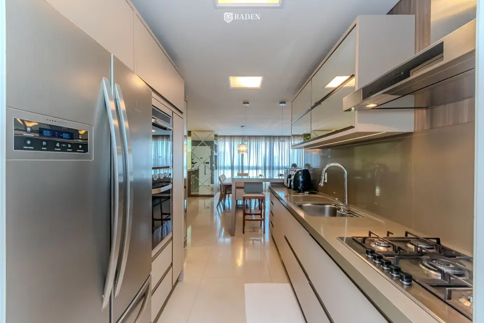 Foto 2 de Apartamento com 4 quartos à venda, 140m2 em Centro, Balneario Camboriu - SC