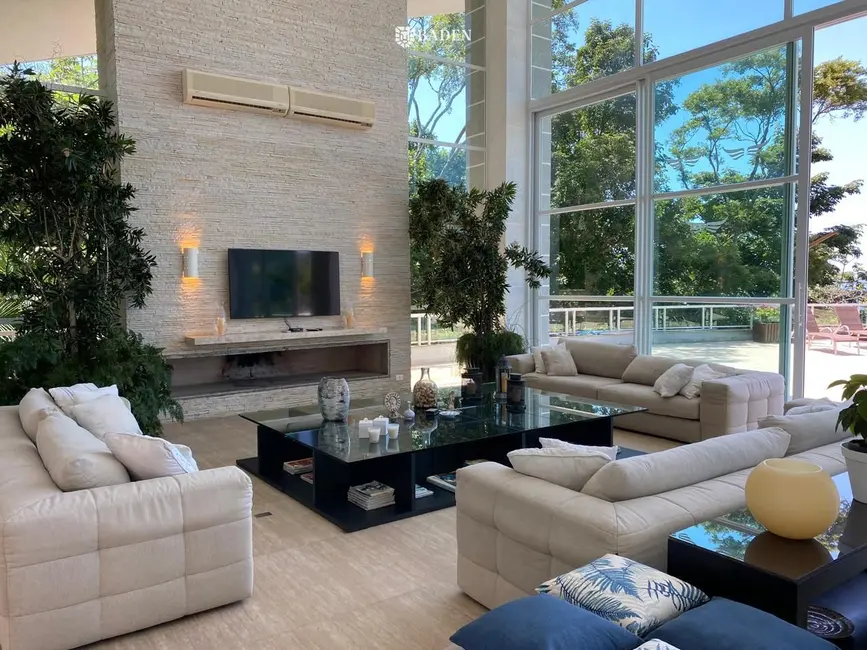 Foto 4 de Casa com 6 quartos à venda, 907m2 em Praia do Estaleirinho, Balneario Camboriu - SC