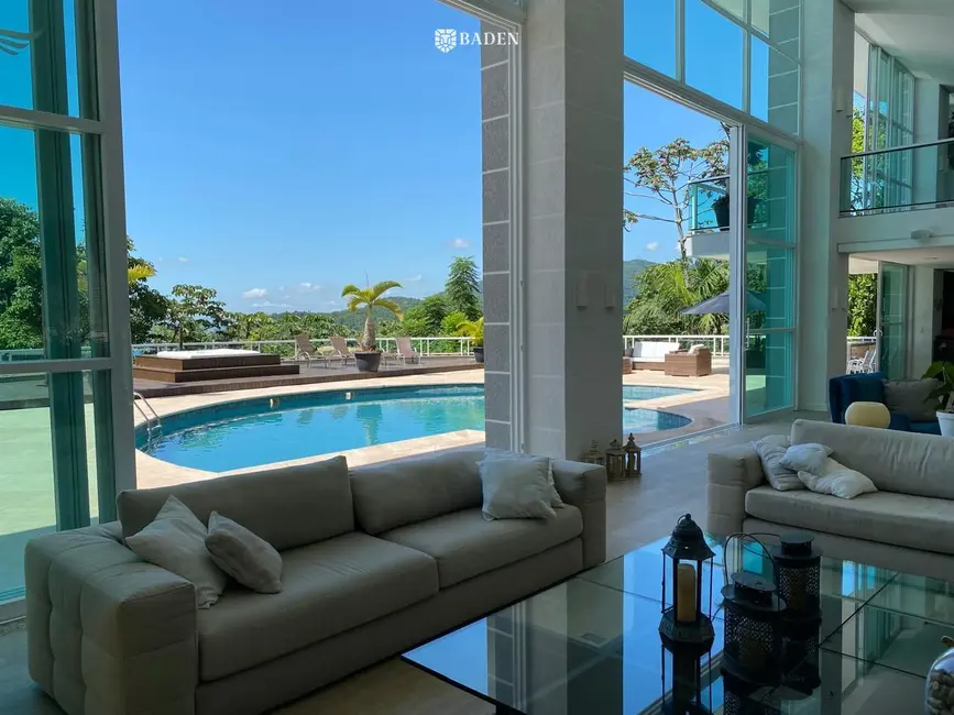 Foto 3 de Casa com 6 quartos à venda, 907m2 em Praia do Estaleirinho, Balneario Camboriu - SC