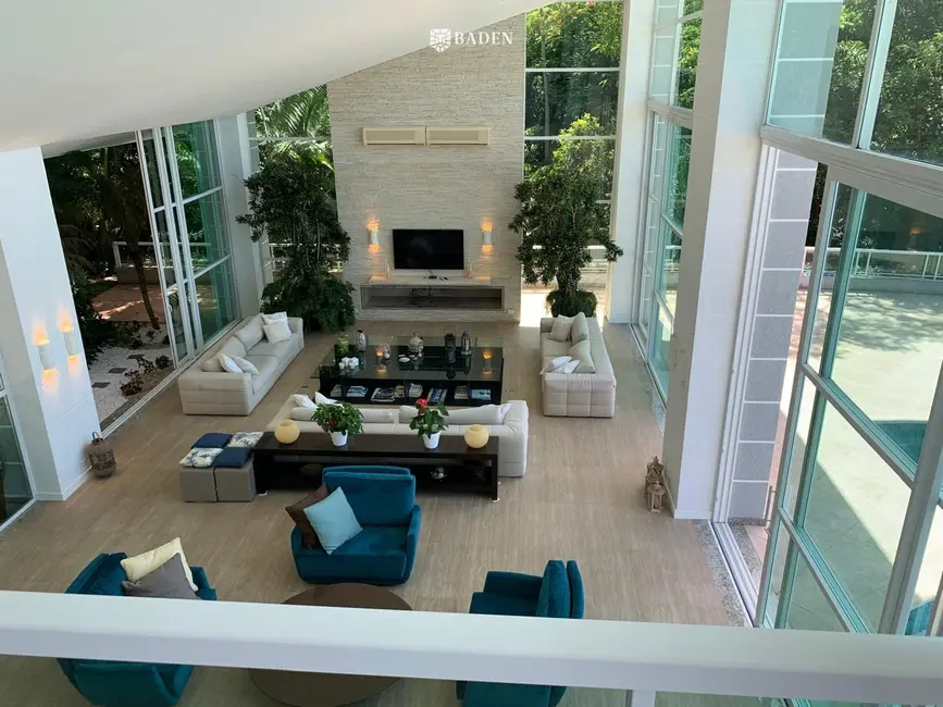 Foto 6 de Casa com 6 quartos à venda, 907m2 em Praia do Estaleirinho, Balneario Camboriu - SC