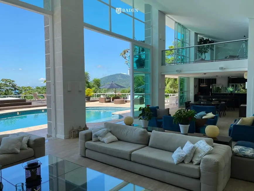 Foto 2 de Casa com 6 quartos à venda, 907m2 em Praia do Estaleirinho, Balneario Camboriu - SC