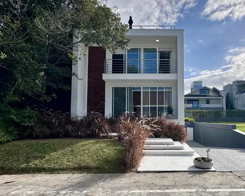 Foto 1 de Casa com 4 quartos à venda, 873m2 em Itajai - SC