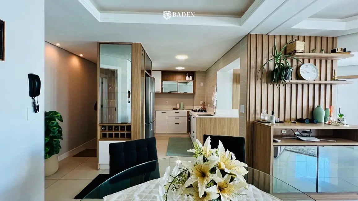 Foto 3 de Apartamento com 2 quartos para alugar, 91m2 em Pioneiros, Balneario Camboriu - SC