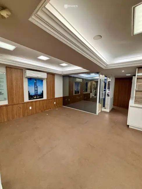 Sala Comercial com 1 quarto para alugar, 86m2 em Centro, Balneario Camboriu - SC - imagem 9 Foto 9 de Sala Comercial com 1 quarto para alugar, 86m2 em Centro, Balneario Camboriu - SC