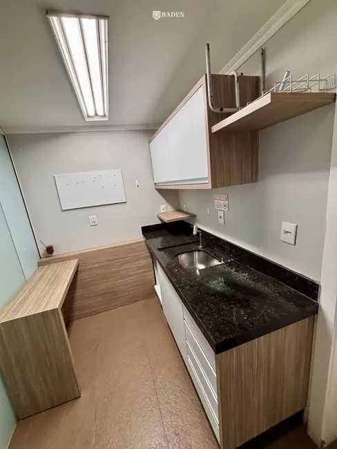 Sala Comercial com 1 quarto para alugar, 86m2 em Centro, Balneario Camboriu - SC - imagem 7 Foto 7 de Sala Comercial com 1 quarto para alugar, 86m2 em Centro, Balneario Camboriu - SC