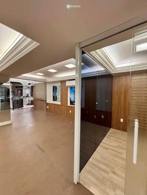Sala Comercial com 1 quarto para alugar, 86m2 em Centro, Balneario Camboriu - SC - imagem 5 Foto 5 de Sala Comercial com 1 quarto para alugar, 86m2 em Centro, Balneario Camboriu - SC