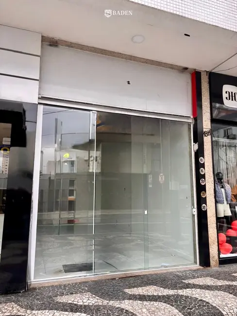 Foto 1 de Sala Comercial para alugar, 36m2 em Centro, Balneario Camboriu - SC