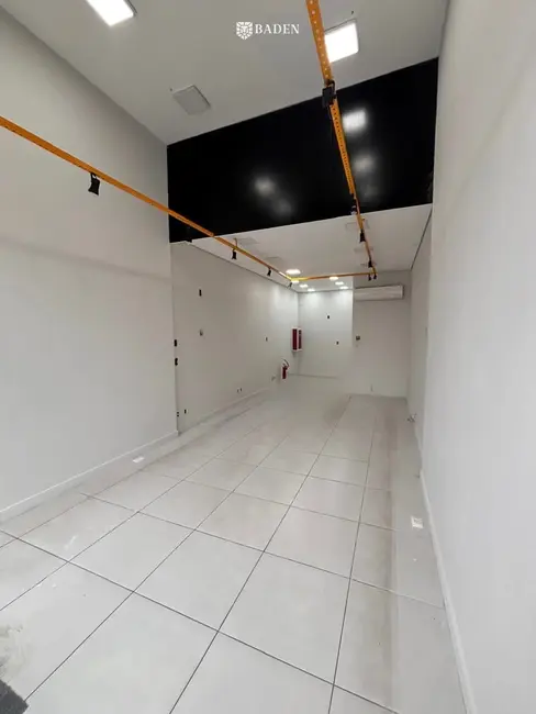 Foto 4 de Sala Comercial para alugar, 36m2 em Centro, Balneario Camboriu - SC
