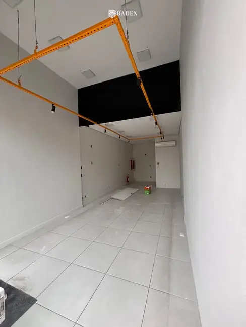 Foto 3 de Sala Comercial para alugar, 36m2 em Centro, Balneario Camboriu - SC