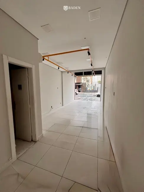 Foto 6 de Sala Comercial para alugar, 36m2 em Centro, Balneario Camboriu - SC