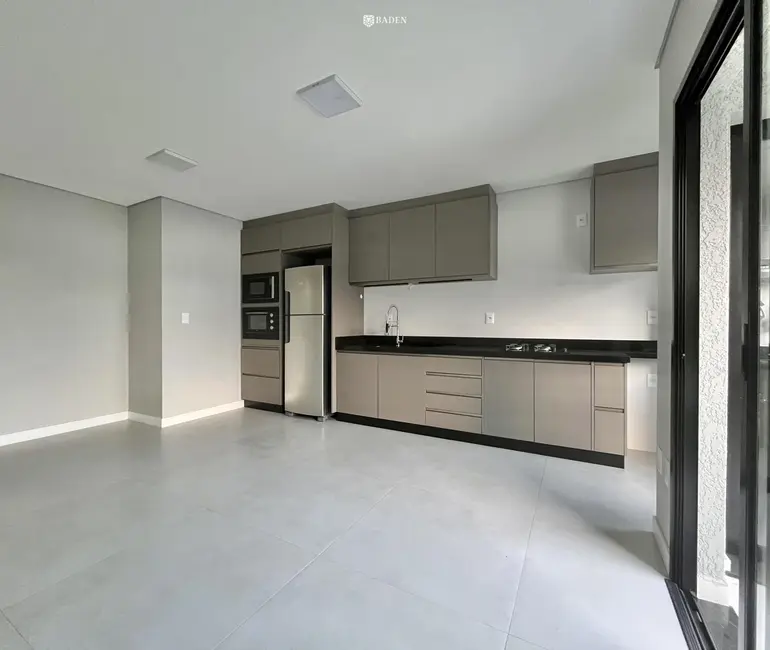 Apartamento com 2 quartos para alugar, 62m2 em Praia dos Amores, Balneario Camboriu - SC - imagem 4 Foto 4 de Apartamento com 2 quartos para alugar, 62m2 em Praia dos Amores, Balneario Camboriu - SC