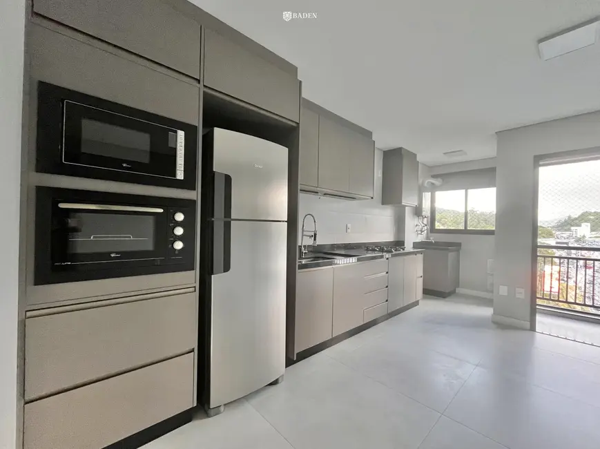Apartamento com 2 quartos para alugar, 62m2 em Praia dos Amores, Balneario Camboriu - SC - imagem 3 Foto 3 de Apartamento com 2 quartos para alugar, 62m2 em Praia dos Amores, Balneario Camboriu - SC