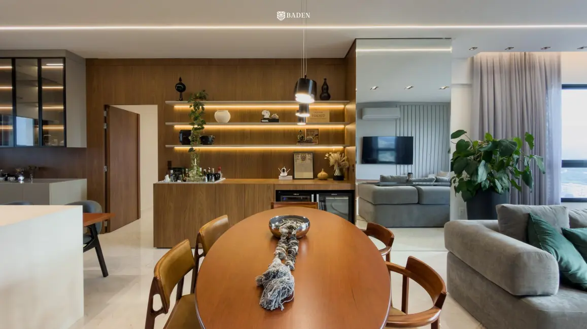 Apartamento com 3 quartos à venda, 134m2 em Centro, Balneario Camboriu - SC - imagem 2 Foto 2 de Apartamento com 3 quartos à venda, 134m2 em Centro, Balneario Camboriu - SC
