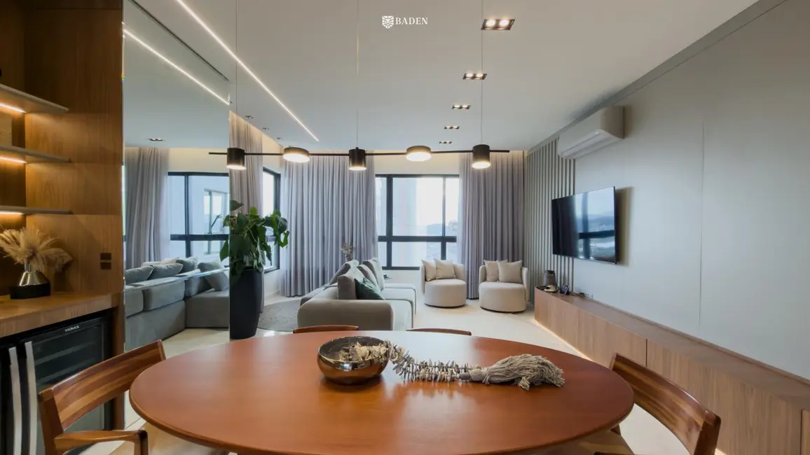 Apartamento com 3 quartos à venda, 134m2 em Centro, Balneario Camboriu - SC - imagem 1 Foto 1 de Apartamento com 3 quartos à venda, 134m2 em Centro, Balneario Camboriu - SC