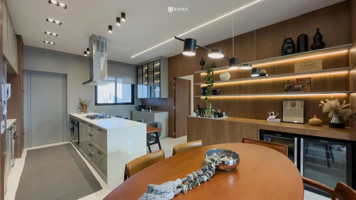 Apartamento com 3 quartos à venda, 134m2 em Centro, Balneario Camboriu - SC - imagem 3 Foto 3 de Apartamento com 3 quartos à venda, 134m2 em Centro, Balneario Camboriu - SC
