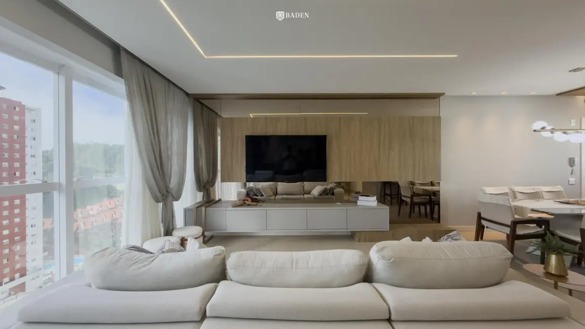 Foto 2 de Apartamento com 4 quartos à venda, 143m2 em Pioneiros, Balneario Camboriu - SC