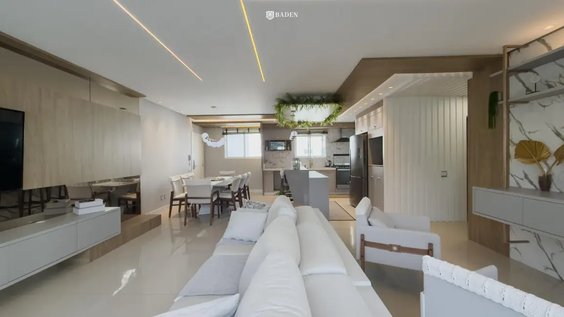Foto 3 de Apartamento com 4 quartos à venda, 143m2 em Pioneiros, Balneario Camboriu - SC