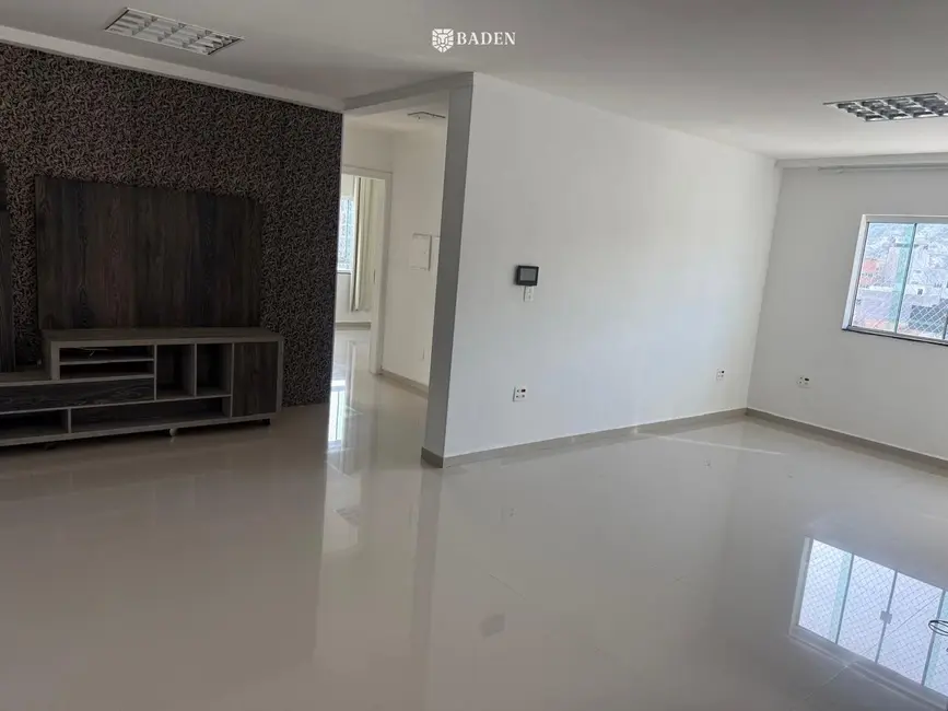 Foto 3 de Apartamento com 2 quartos para alugar, 70m2 em Nações, Balneario Camboriu - SC