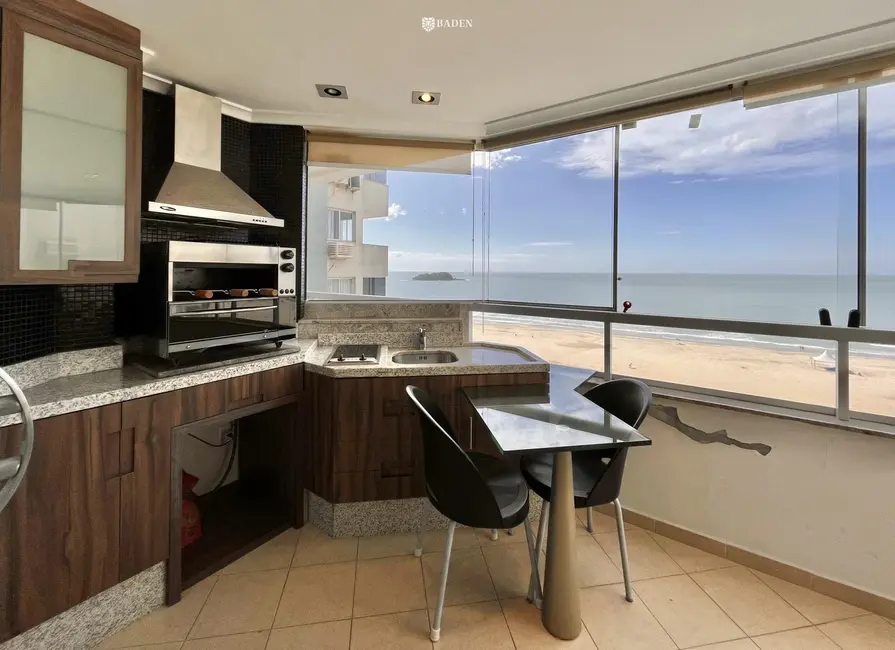 Apartamento com 4 quartos para alugar, 209m2 em Centro, Balneario Camboriu - SC - imagem 9 Foto 9 de Apartamento com 4 quartos para alugar, 209m2 em Centro, Balneario Camboriu - SC