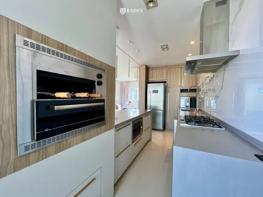 Foto 9 de Apartamento com 3 quartos à venda, 137m2 em Centro, Balneario Camboriu - SC