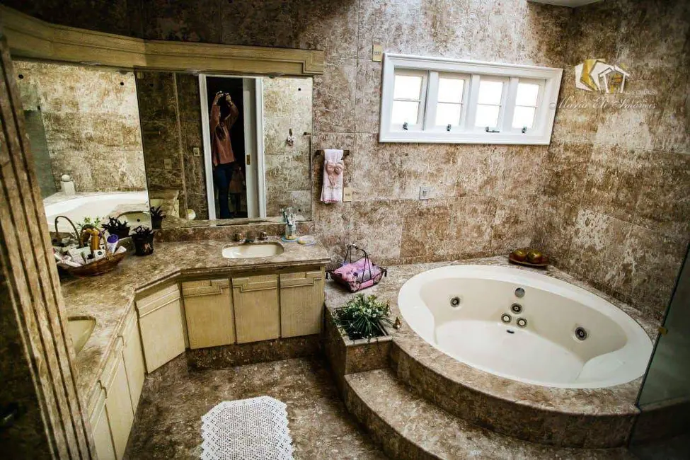 Foto 8 de Casa com 4 quartos à venda e para alugar, 942m2 em Michel, Criciuma - SC