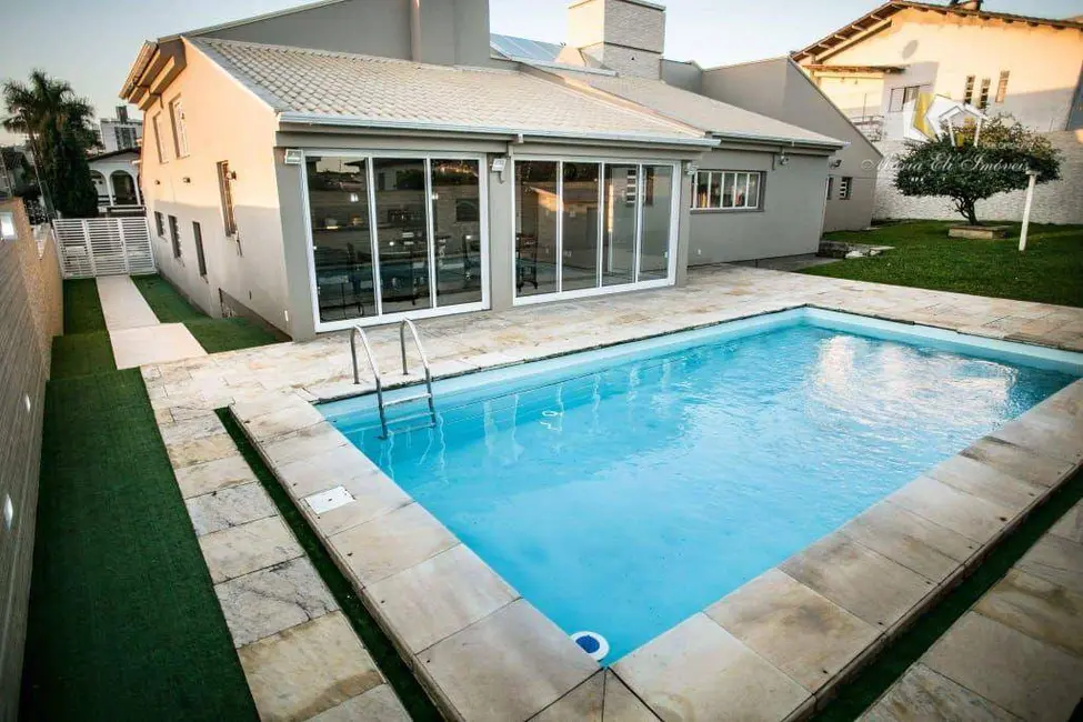 Foto 7 de Casa com 4 quartos à venda e para alugar, 942m2 em Michel, Criciuma - SC