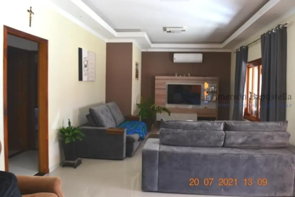 Chácara com 5 quartos à venda, 387m2 em Jardim Leonor, Itatiba - SP - imagem 3 Foto 3 de Chácara com 5 quartos à venda, 387m2 em Jardim Leonor, Itatiba - SP