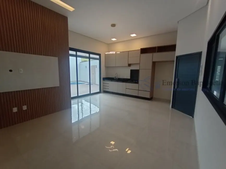 Casa com 3 quartos à venda, 134m2 em Braganca Paulista - SP - imagem 1 Foto 1 de Casa com 3 quartos à venda, 134m2 em Braganca Paulista - SP
