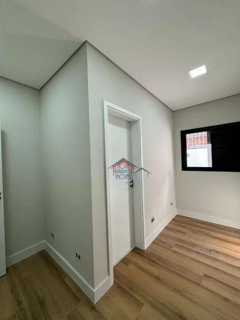Foto 3 de Casa com 4 quartos à venda, 219m2 em Vila Adelaide Perella, Guarulhos - SP