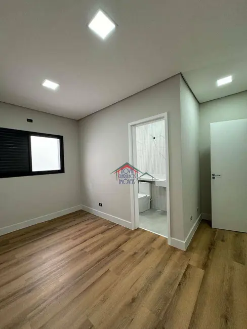 Foto 5 de Casa com 4 quartos à venda, 219m2 em Vila Adelaide Perella, Guarulhos - SP