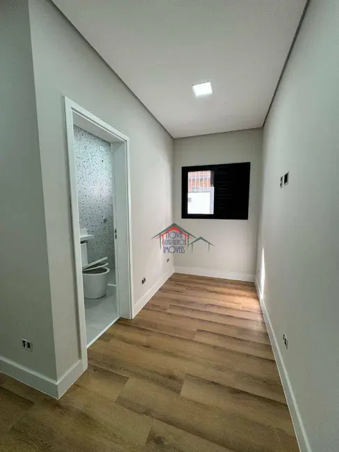 Foto 9 de Casa com 4 quartos à venda, 219m2 em Vila Adelaide Perella, Guarulhos - SP