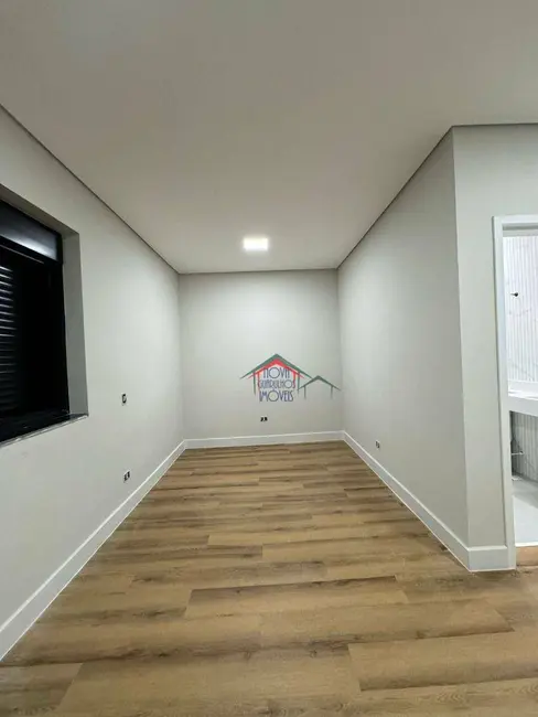 Foto 4 de Casa com 4 quartos à venda, 219m2 em Vila Adelaide Perella, Guarulhos - SP