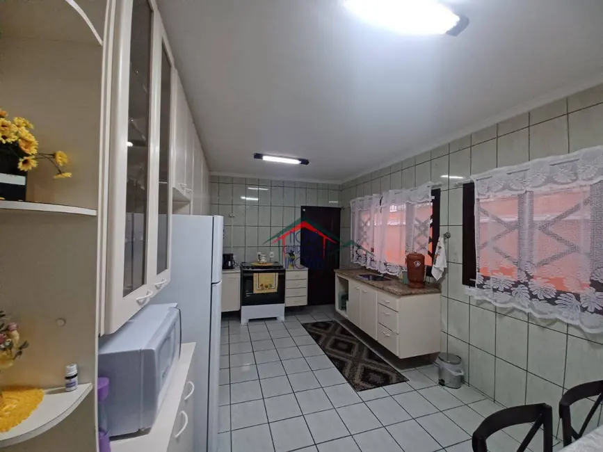 Foto 8 de Sobrado com 4 quartos à venda, 125m2 em Cidade Maia, Guarulhos - SP