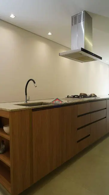 Sobrado com 3 quartos à venda, 157m2 em Vila Imaculada, Guarulhos - SP - imagem 6 Foto 6 de Sobrado com 3 quartos à venda, 157m2 em Vila Imaculada, Guarulhos - SP