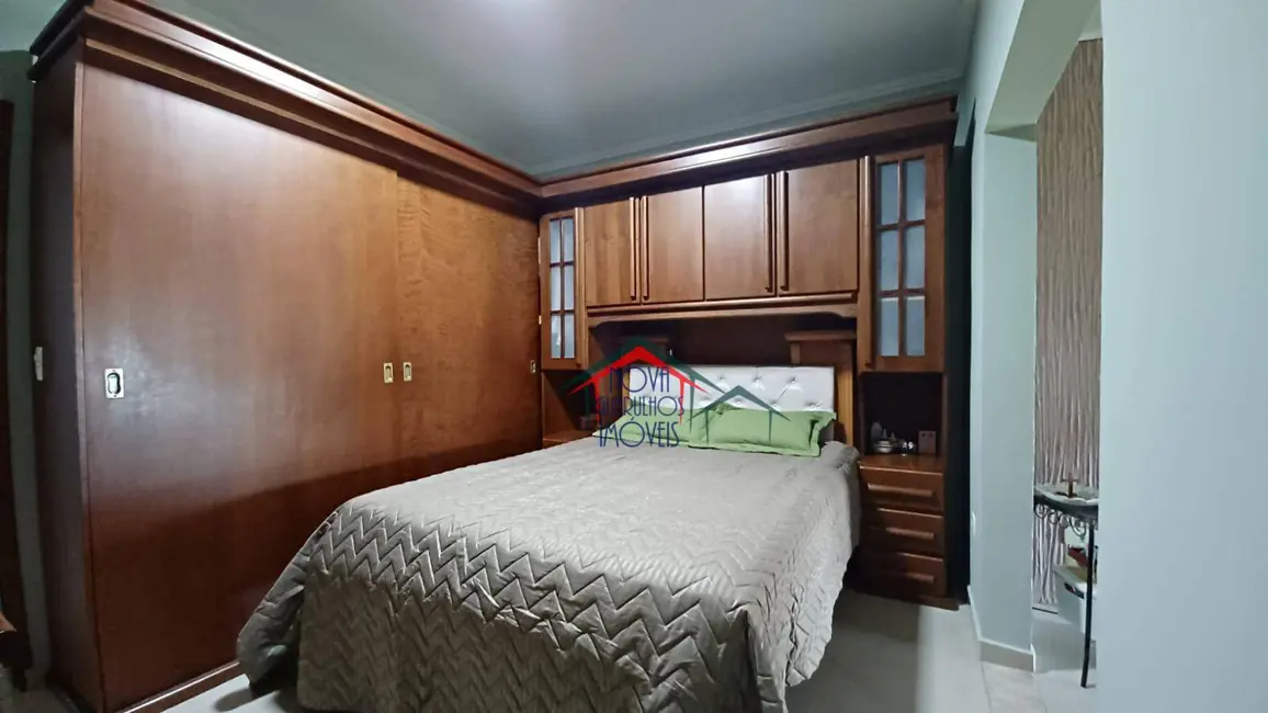 Sobrado com 3 quartos à venda, 191m2 em Jardim Palmira, Guarulhos - SP - imagem 9 Foto 9 de Sobrado com 3 quartos à venda, 191m2 em Jardim Palmira, Guarulhos - SP