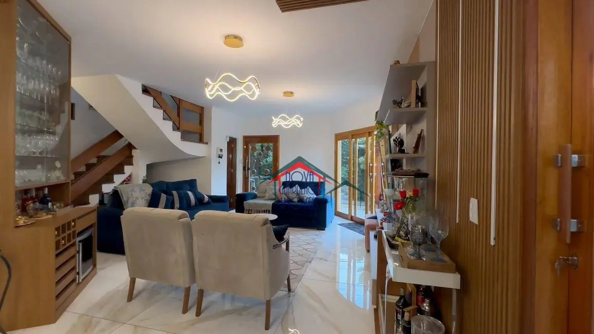 Casa de Condomínio com 5 quartos à venda, 517m2 em Jardim Santa Mena, Guarulhos - SP - imagem 1 Foto 1 de Casa de Condomínio com 5 quartos à venda, 517m2 em Jardim Santa Mena, Guarulhos - SP