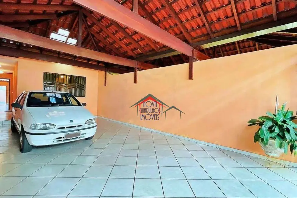 Casa de Condomínio com 3 quartos à venda, 214m2 em Vila Galvão, Guarulhos - SP - imagem 3 Foto 3 de Casa de Condomínio com 3 quartos à venda, 214m2 em Vila Galvão, Guarulhos - SP