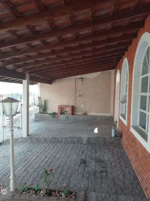 Foto 2 de Casa com 3 quartos à venda, 300m2 em Vila Trujillo, Sorocaba - SP
