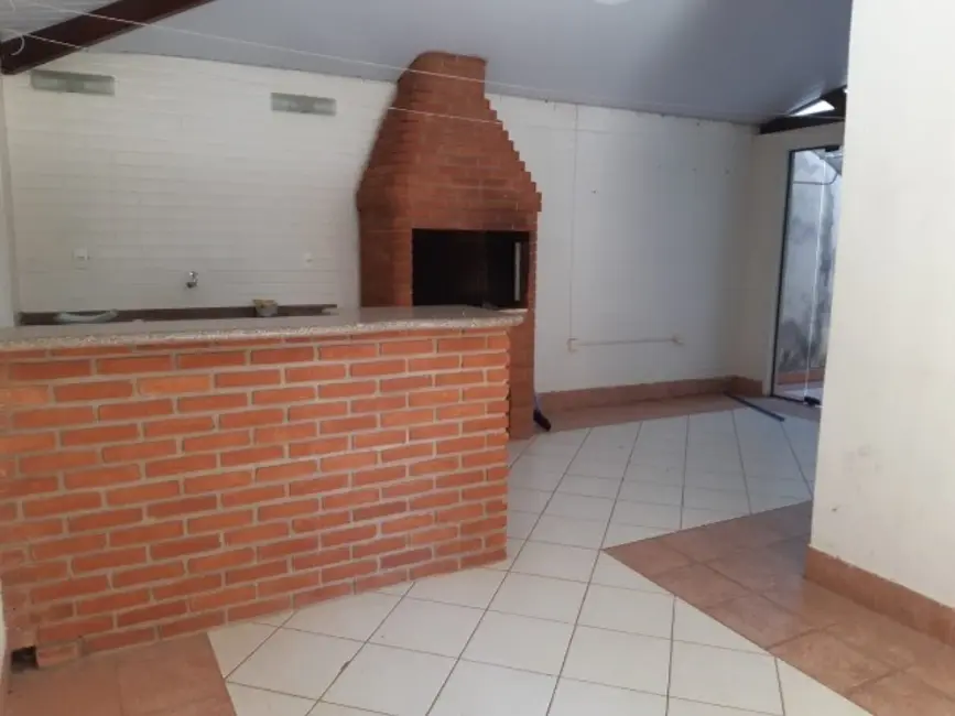 Sobrado com 3 quartos à venda, 210m2 em Jardim São Carlos, Sorocaba - SP - imagem 7 Foto 7 de Sobrado com 3 quartos à venda, 210m2 em Jardim São Carlos, Sorocaba - SP