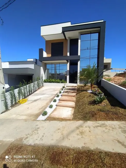 Sobrado com 3 quartos à venda, 200m2 em Horto Florestal, Sorocaba - SP - imagem 2 Foto 2 de Sobrado com 3 quartos à venda, 200m2 em Horto Florestal, Sorocaba - SP