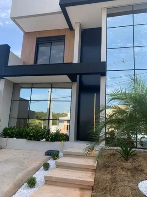 Sobrado com 3 quartos à venda, 200m2 em Horto Florestal, Sorocaba - SP - imagem 3 Foto 3 de Sobrado com 3 quartos à venda, 200m2 em Horto Florestal, Sorocaba - SP