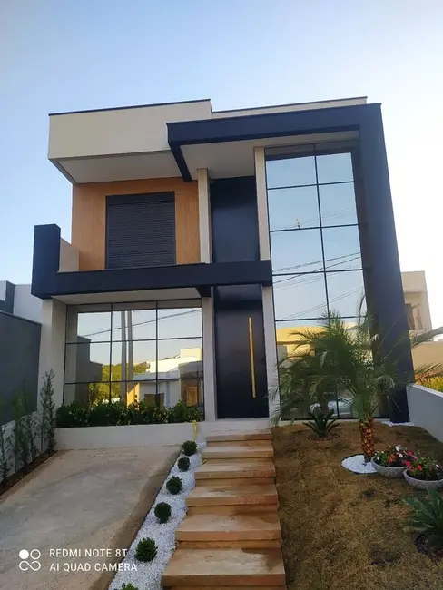 Sobrado com 3 quartos à venda, 200m2 em Horto Florestal, Sorocaba - SP - imagem 1 Foto 1 de Sobrado com 3 quartos à venda, 200m2 em Horto Florestal, Sorocaba - SP