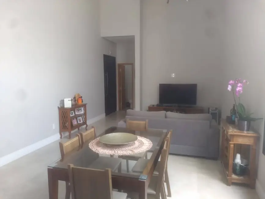 Casa de Condomínio com 3 quartos à venda, 194m2 em Cajuru do Sul, Sorocaba - SP - imagem 4 Foto 4 de Casa de Condomínio com 3 quartos à venda, 194m2 em Cajuru do Sul, Sorocaba - SP