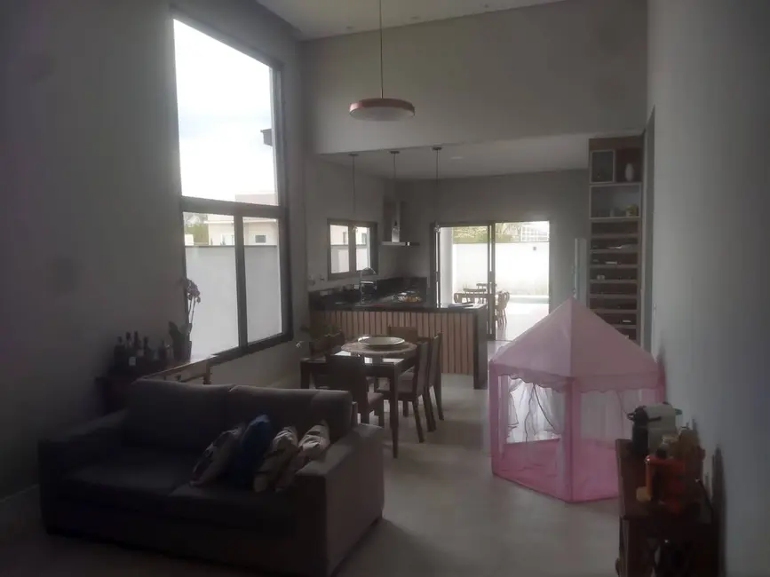 Casa de Condomínio com 3 quartos à venda, 194m2 em Cajuru do Sul, Sorocaba - SP - imagem 5 Foto 5 de Casa de Condomínio com 3 quartos à venda, 194m2 em Cajuru do Sul, Sorocaba - SP