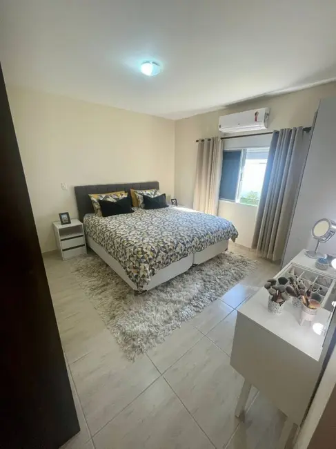 Foto 5 de Casa de Condomínio com 4 quartos à venda, 350m2 em Aracoiaba Da Serra - SP